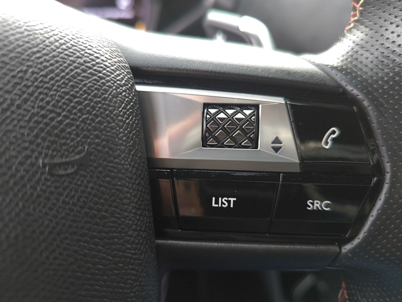 DS DS 3 CROSSBACK PURE TECH 130 CV AUT PERFORMANCE  - Foto 2