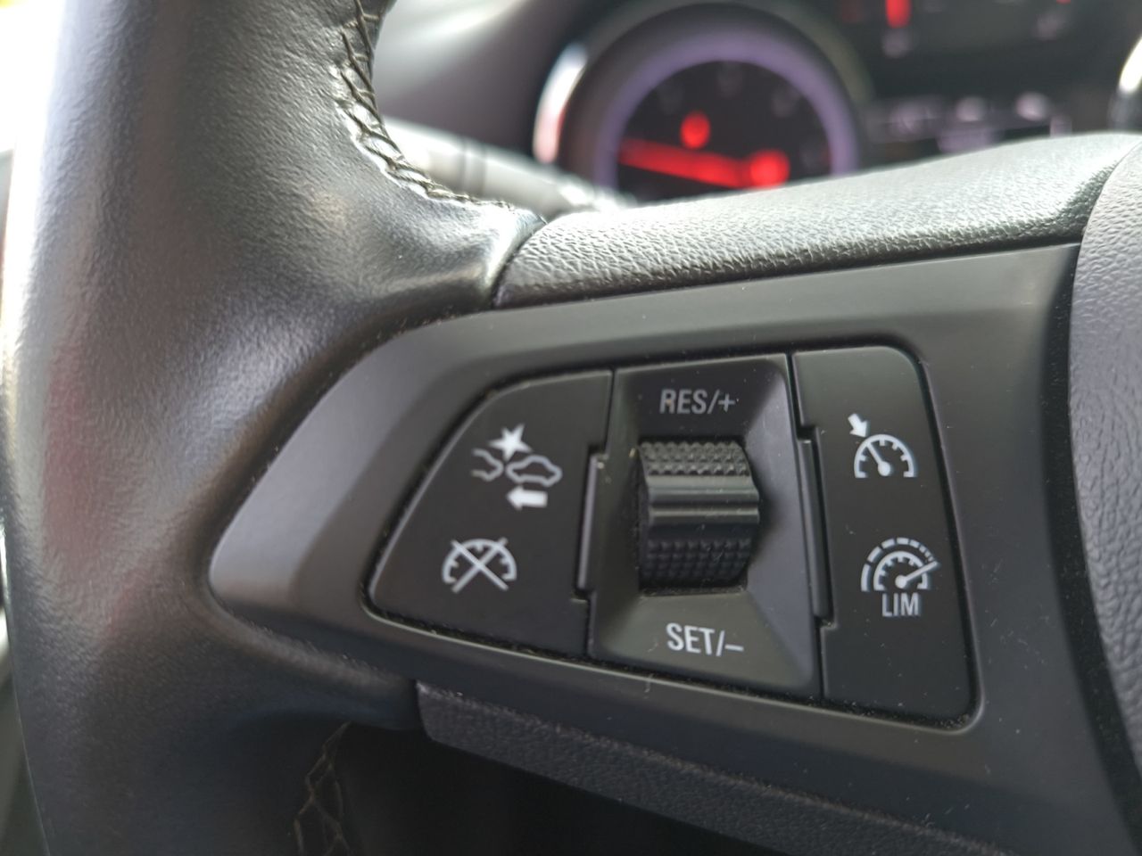 Opel Astra GS LINE 1.5 D  - Foto 2