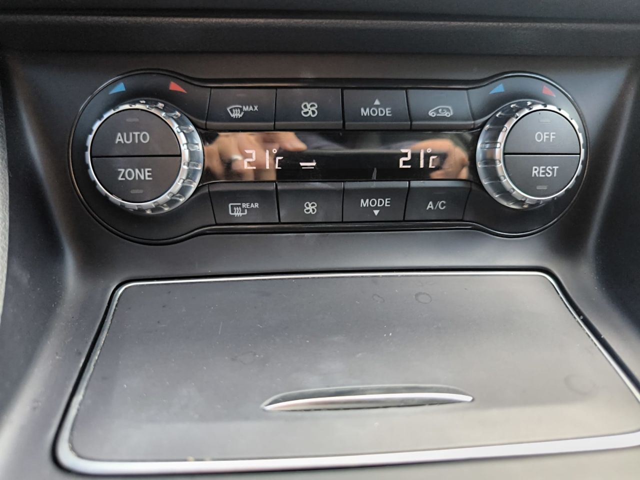 Mercedes GLA 200 D AMG LINE + PAQ ADVANTAGE+ SMARTPHONE INTEGRADO  - Foto 2