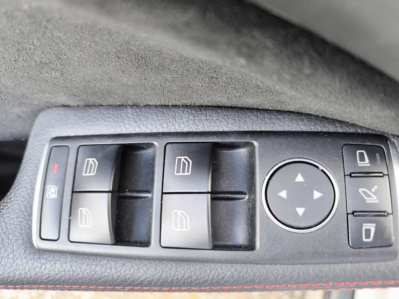 Mercedes GLA 200 D AMG LINE + PAQ ADVANTAGE+ SMARTPHONE INTEGRADO  - Foto 2