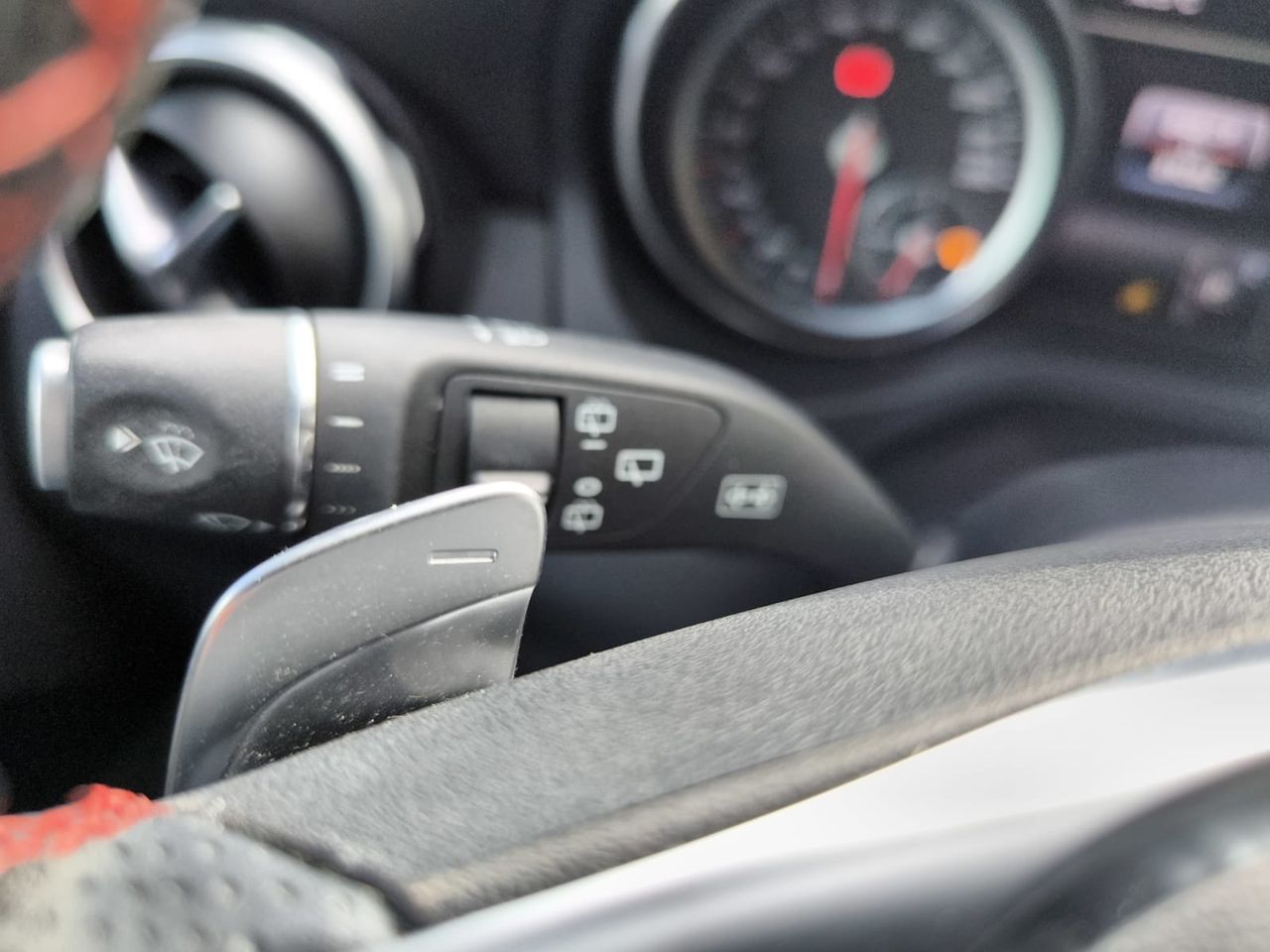 Mercedes GLA 200 D AMG LINE + PAQ ADVANTAGE+ SMARTPHONE INTEGRADO  - Foto 2