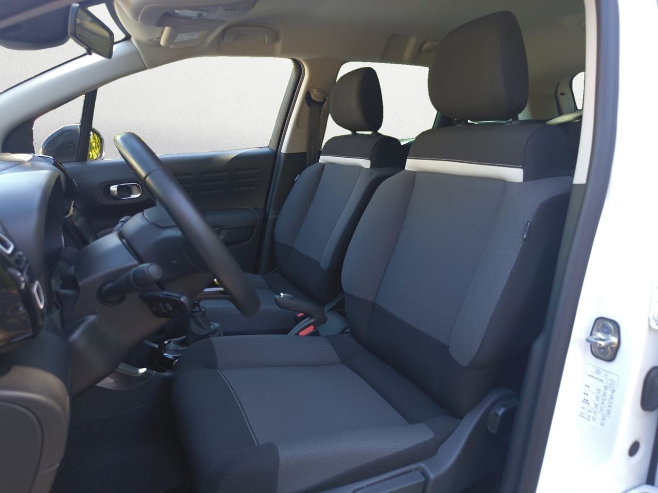 Citroën C3 Aircross FEEL PACK BLUE HDI 110 CV  - Foto 2