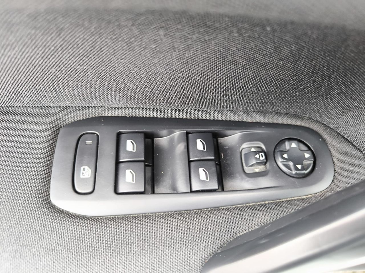 Peugeot 308 ACTIVE PACK BLUE HDI 100 CV  - Foto 2