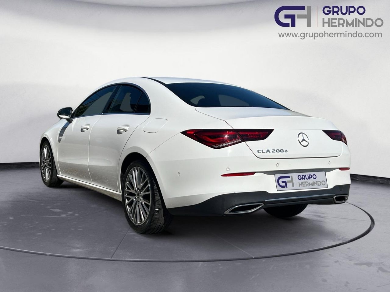 Mercedes Clase CLA 200 D DCT VENTAJ+ASIENTOS DEL CALEFAC + INT TELEFONOS  - Foto 2
