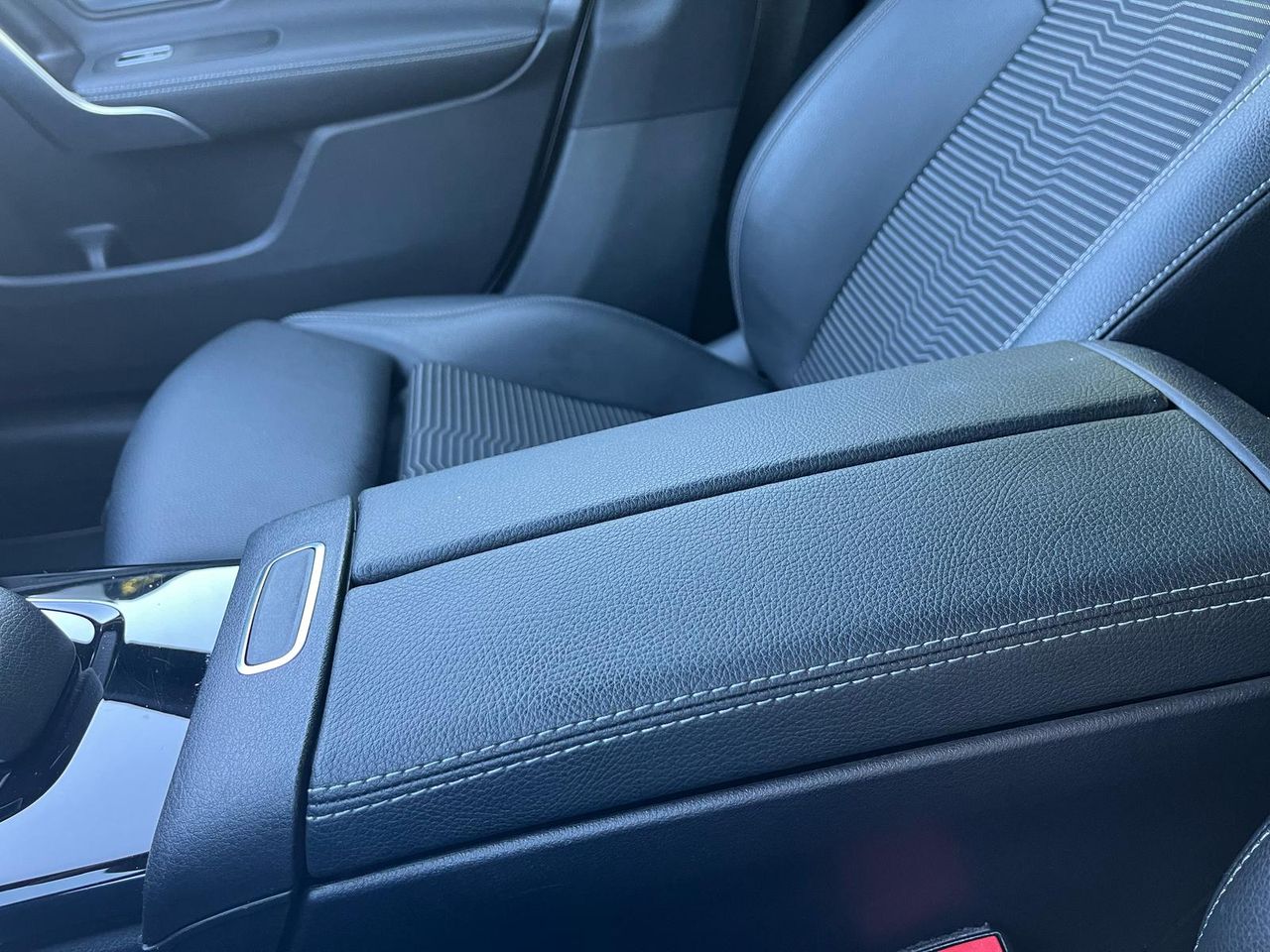 Mercedes Clase CLA 200 D DCT VENTAJ+ASIENTOS DEL CALEFAC + INT TELEFONOS  - Foto 2