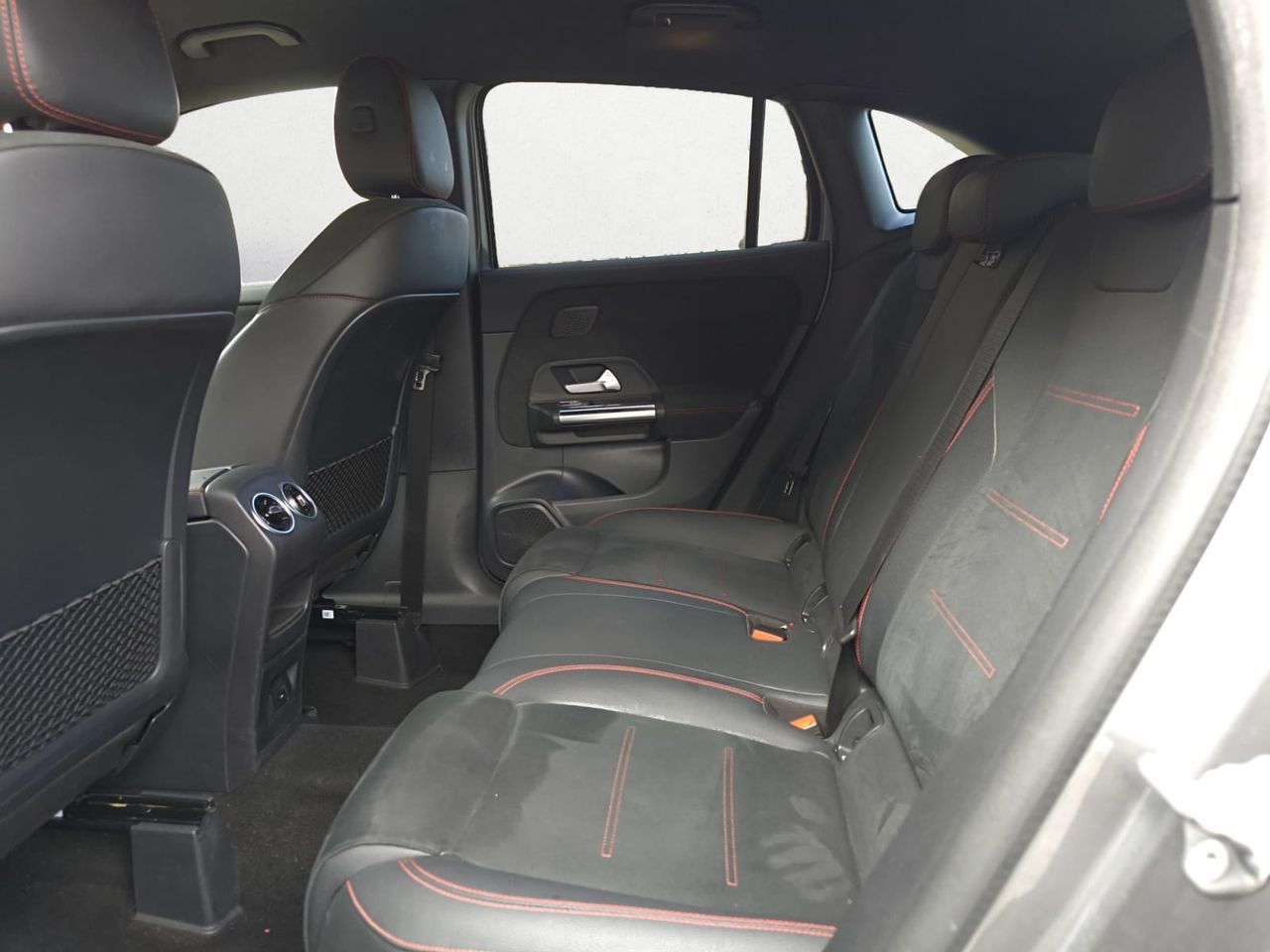 Mercedes GLA 200 D AMG LINE  - Foto 2