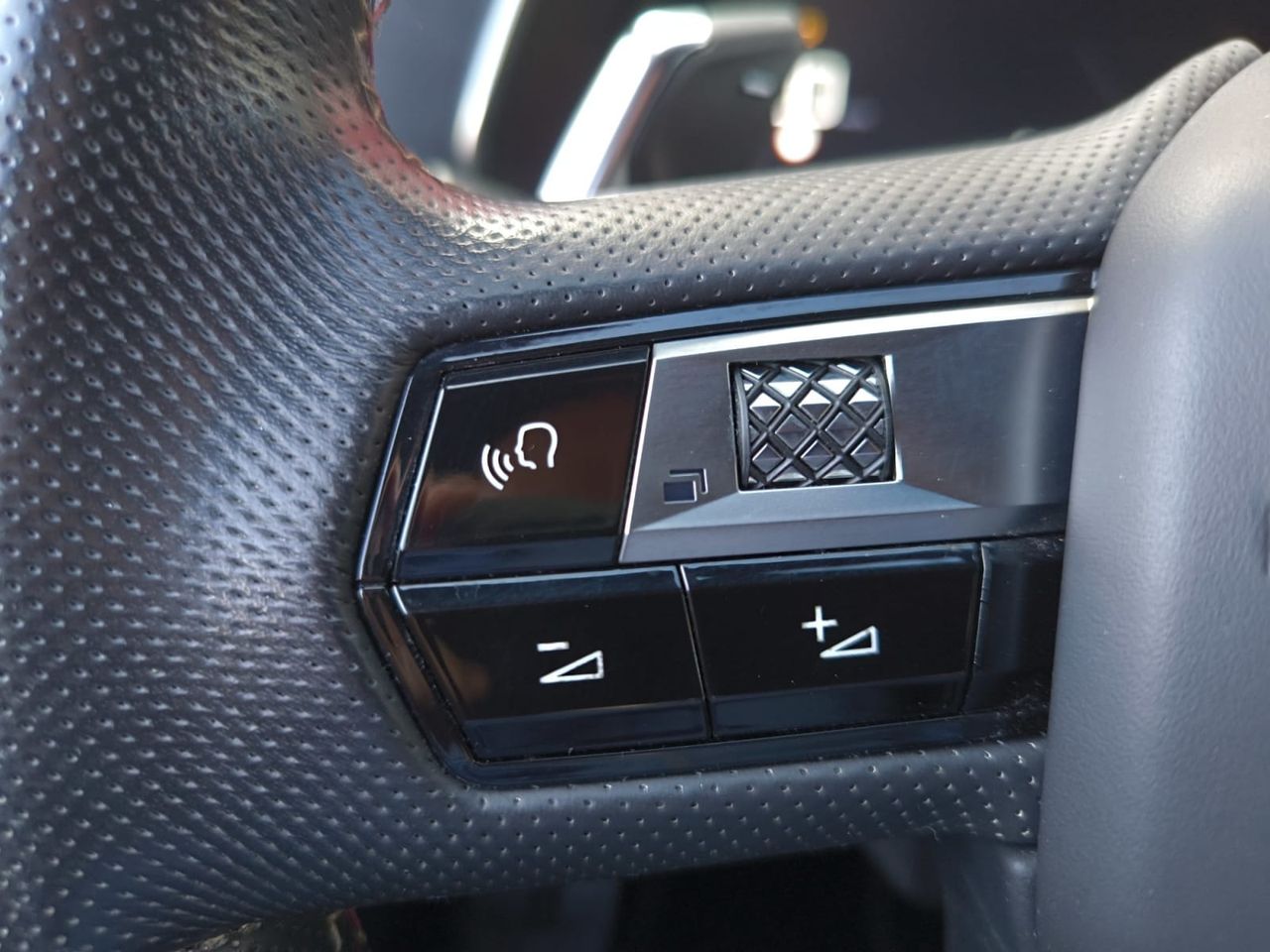 DS DS 7 CROSSBACK PURE TECH 180 CV PERFORMANCE  - Foto 2