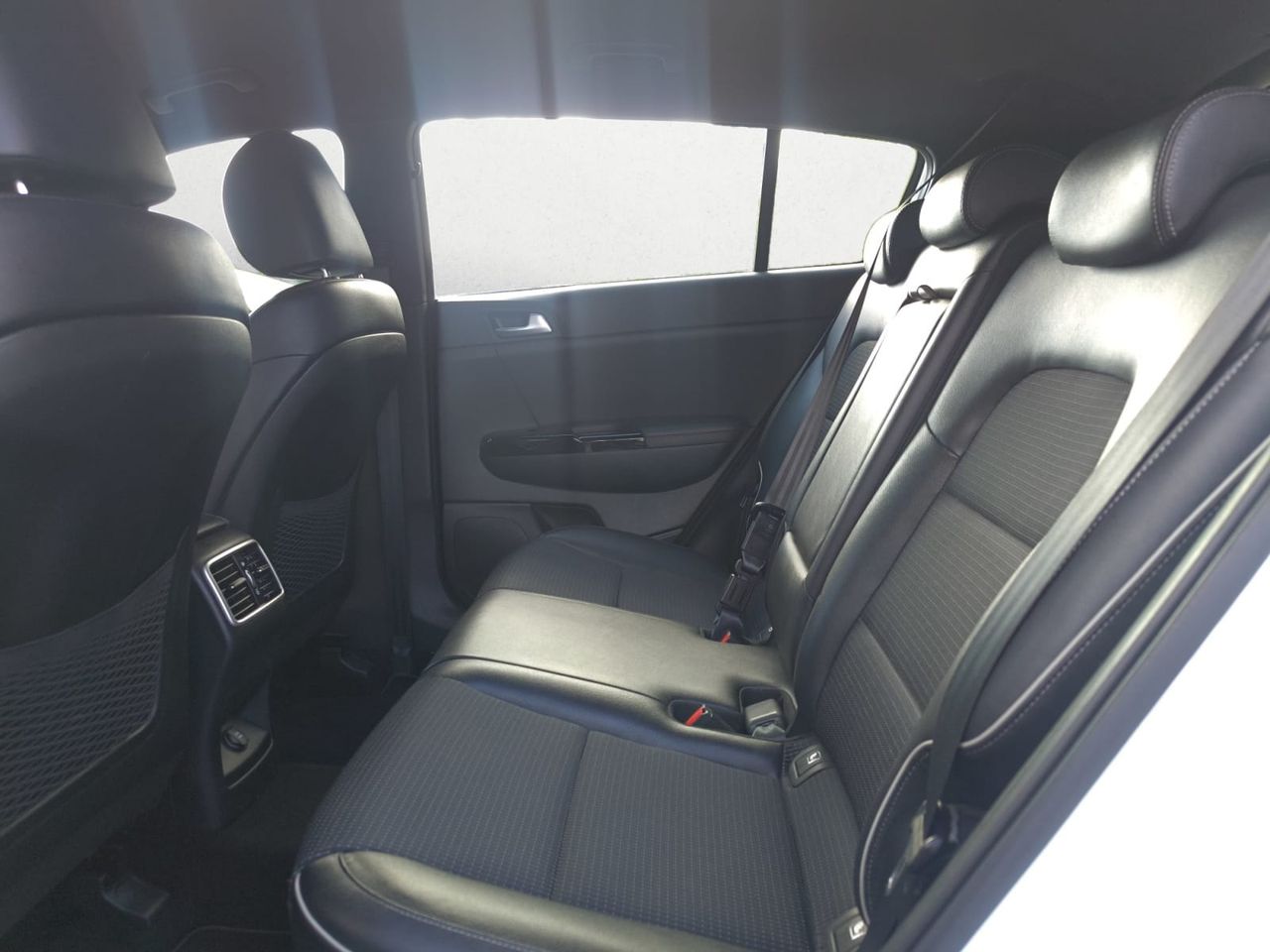 Kia Sportage 1.6 TGDI 180 CV GT LINE  - Foto 2