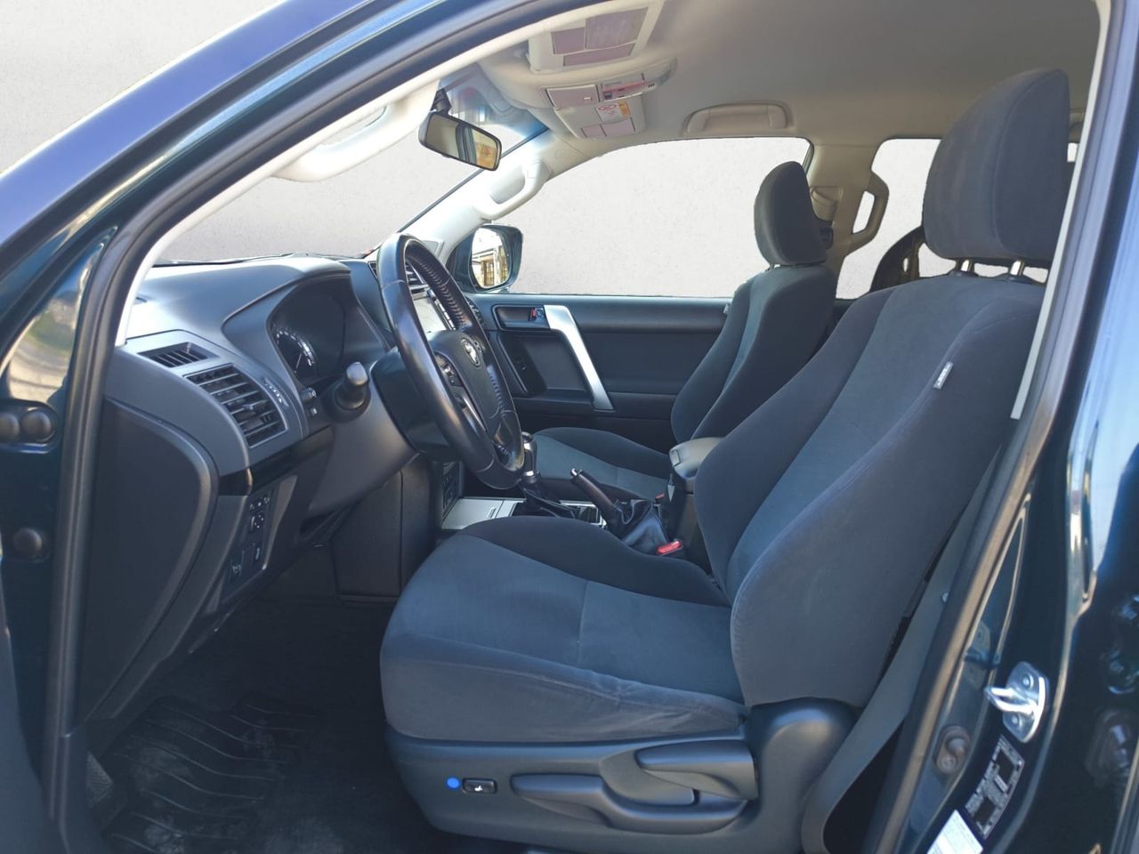 Toyota Land Cruiser 2.8 D 4D VX AUTO 7 PLAZAS  - Foto 2