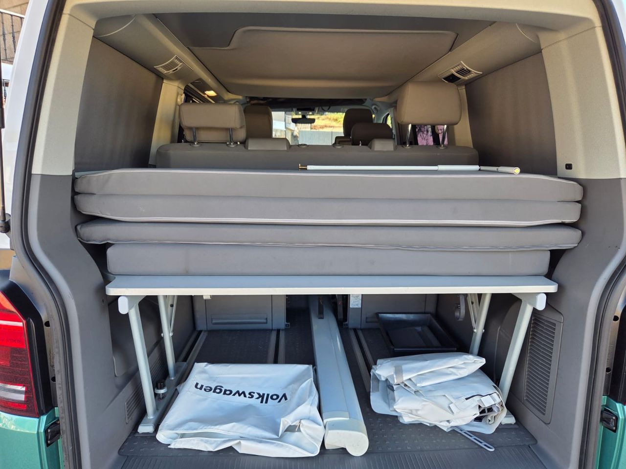 Volkswagen California BEACH TOUR TDI 146 KW 198 CV BMT DSG 7 PLAZAS  - Foto 2