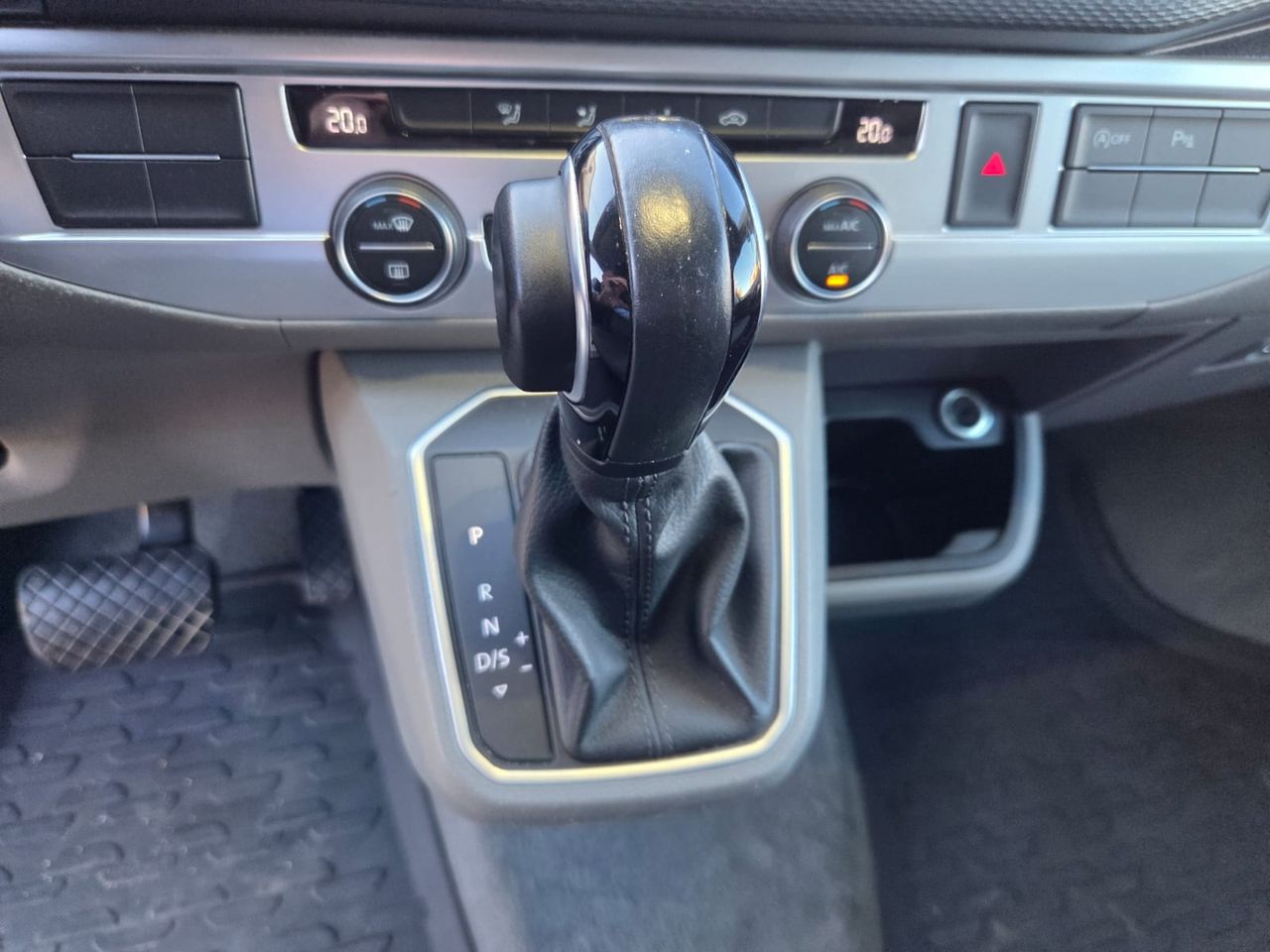 Volkswagen California BEACH TOUR TDI 146 KW 198 CV BMT DSG 7 PLAZAS  - Foto 2