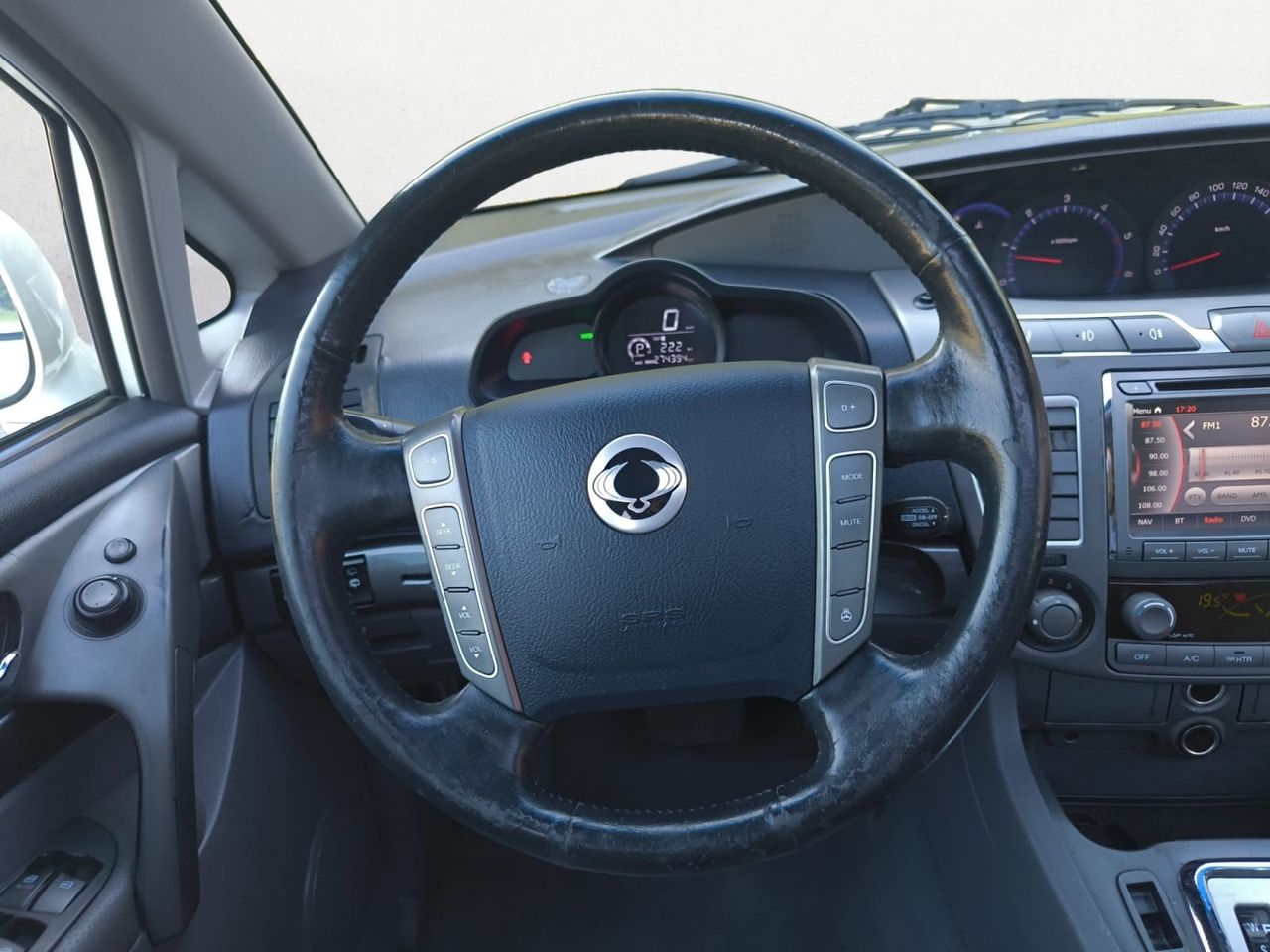 SsangYong Rodius PREMIUM  - Foto 2