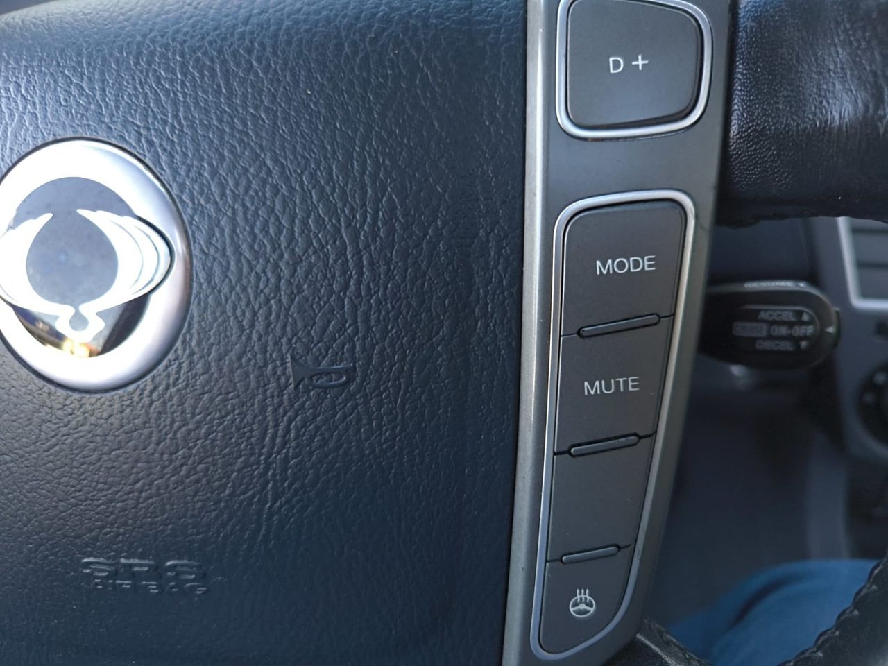 SsangYong Rodius PREMIUM  - Foto 2