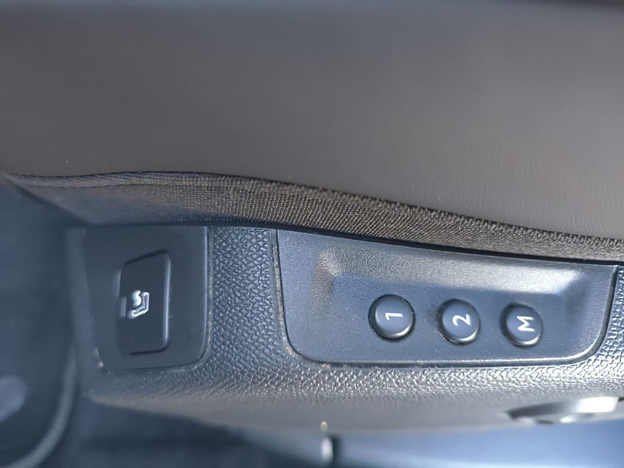 DS DS 7 CROSSBACK BLUE HDI 180 CV AUT LOUVRE  - Foto 2