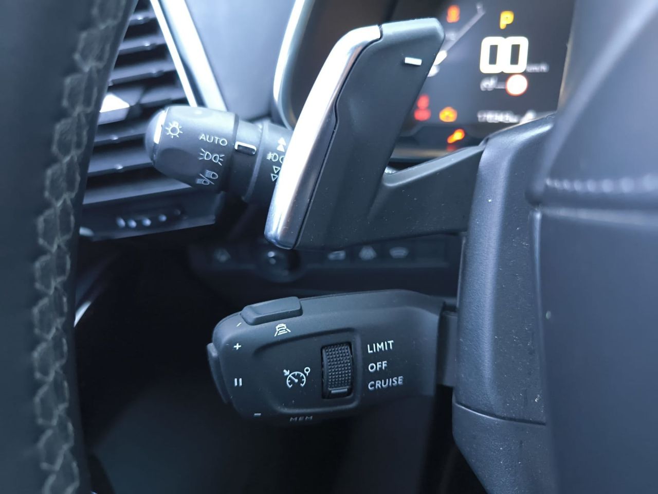 DS DS 7 CROSSBACK BLUE HDI 180 CV AUT LOUVRE  - Foto 2