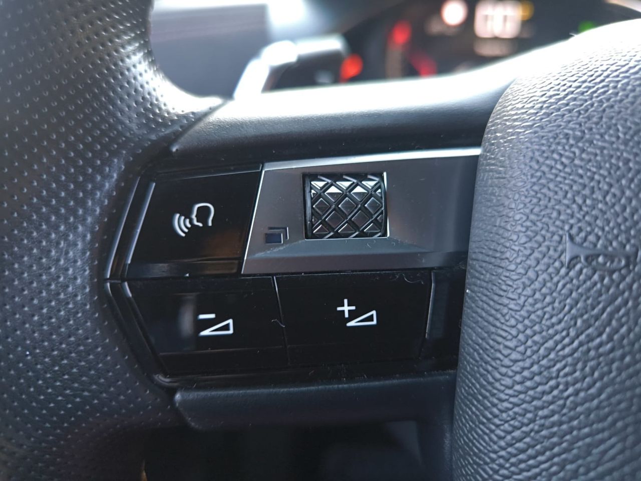 DS DS 3 CROSSBACK PURE TECH AUTOMATICO PERFORMANCE  - Foto 2