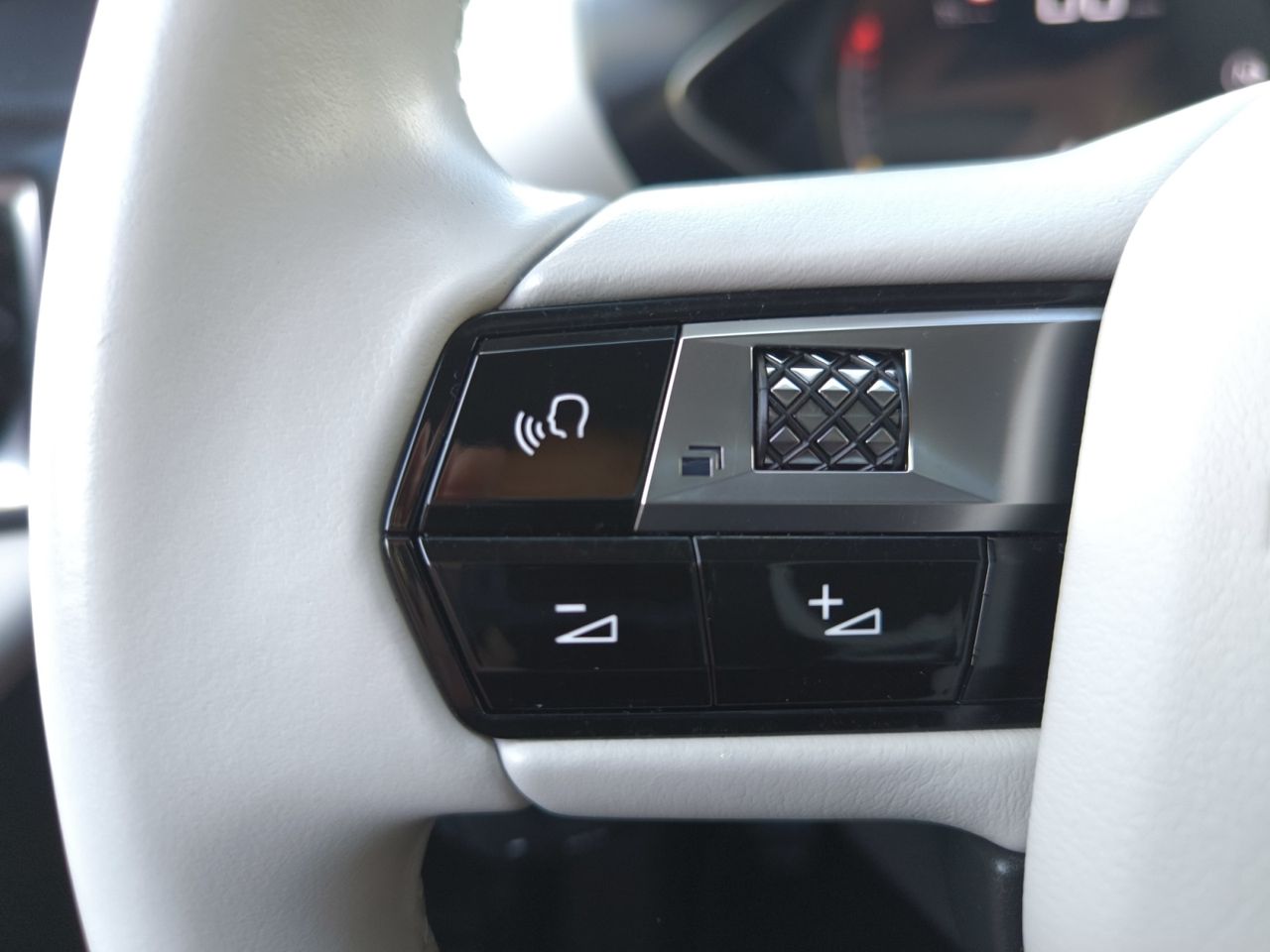 DS DS 3 Crossback PURE TECH 100 CV CONNECTED CHIC  - Foto 2