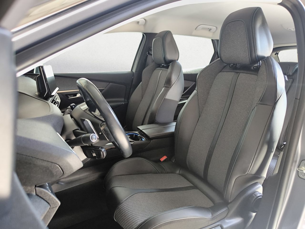 Peugeot 3008 Hybrid ALLURE PACK PLUG-IN HYBRID 225 e-EAT8  - Foto 2