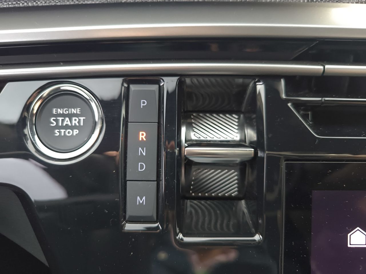 Peugeot 3008 Hybrid ALLURE HYBRID 145 e DCS6  - Foto 2