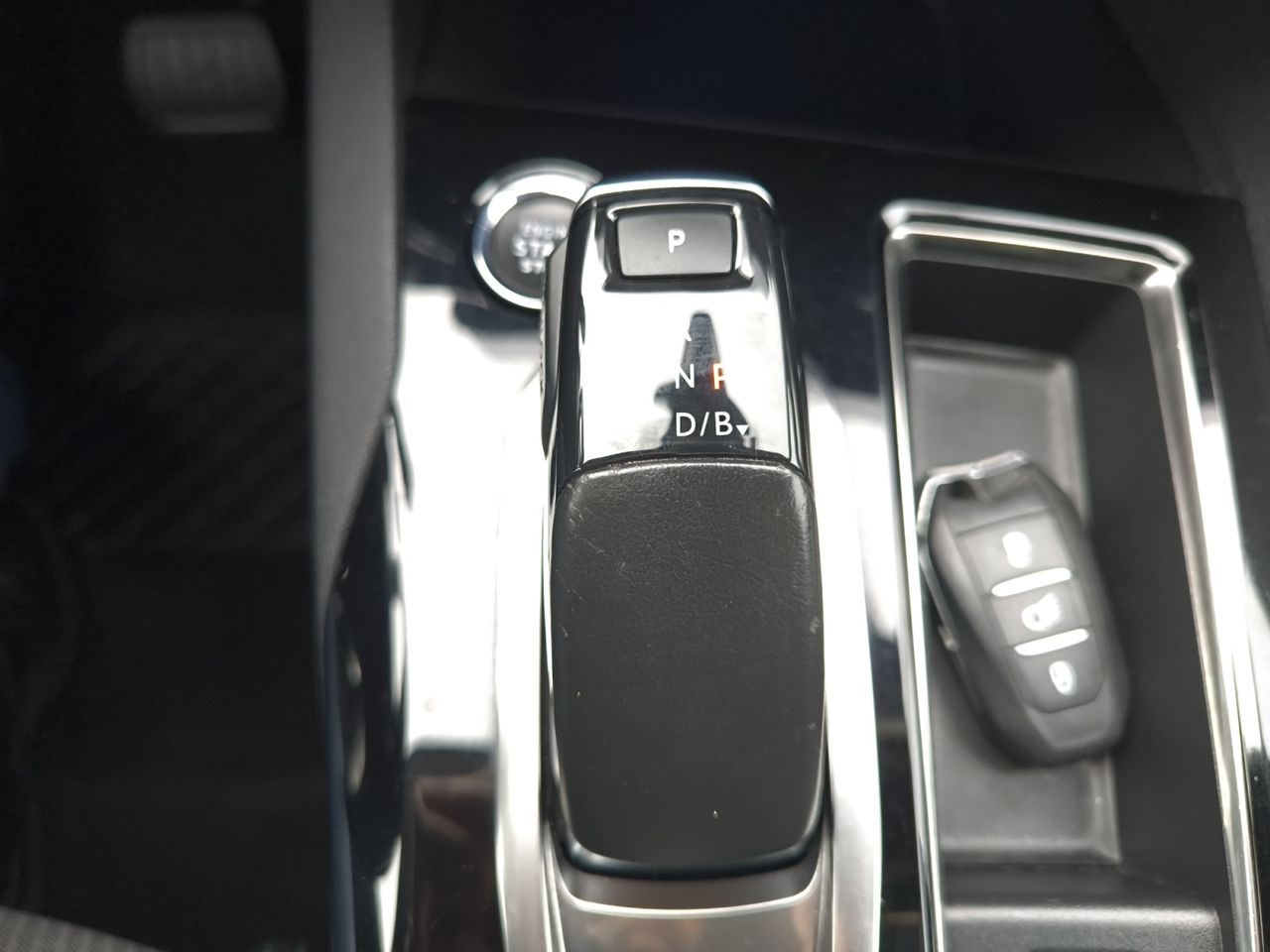 Peugeot 3008 Hybrid ALLURE HYBRID 225 e EAT8  - Foto 2