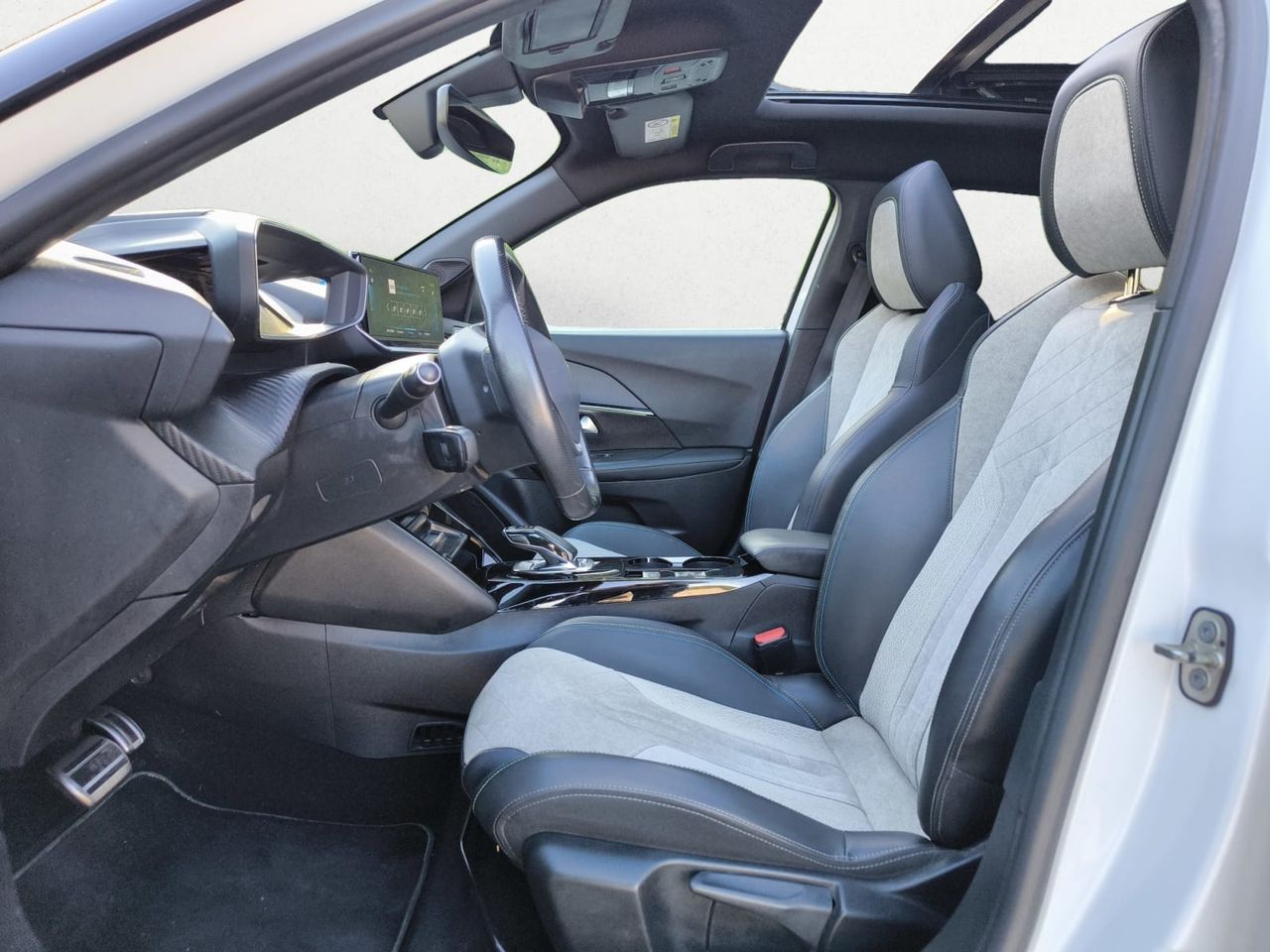 Peugeot e-2008 GT ELECTRICO 136 CV  - Foto 2