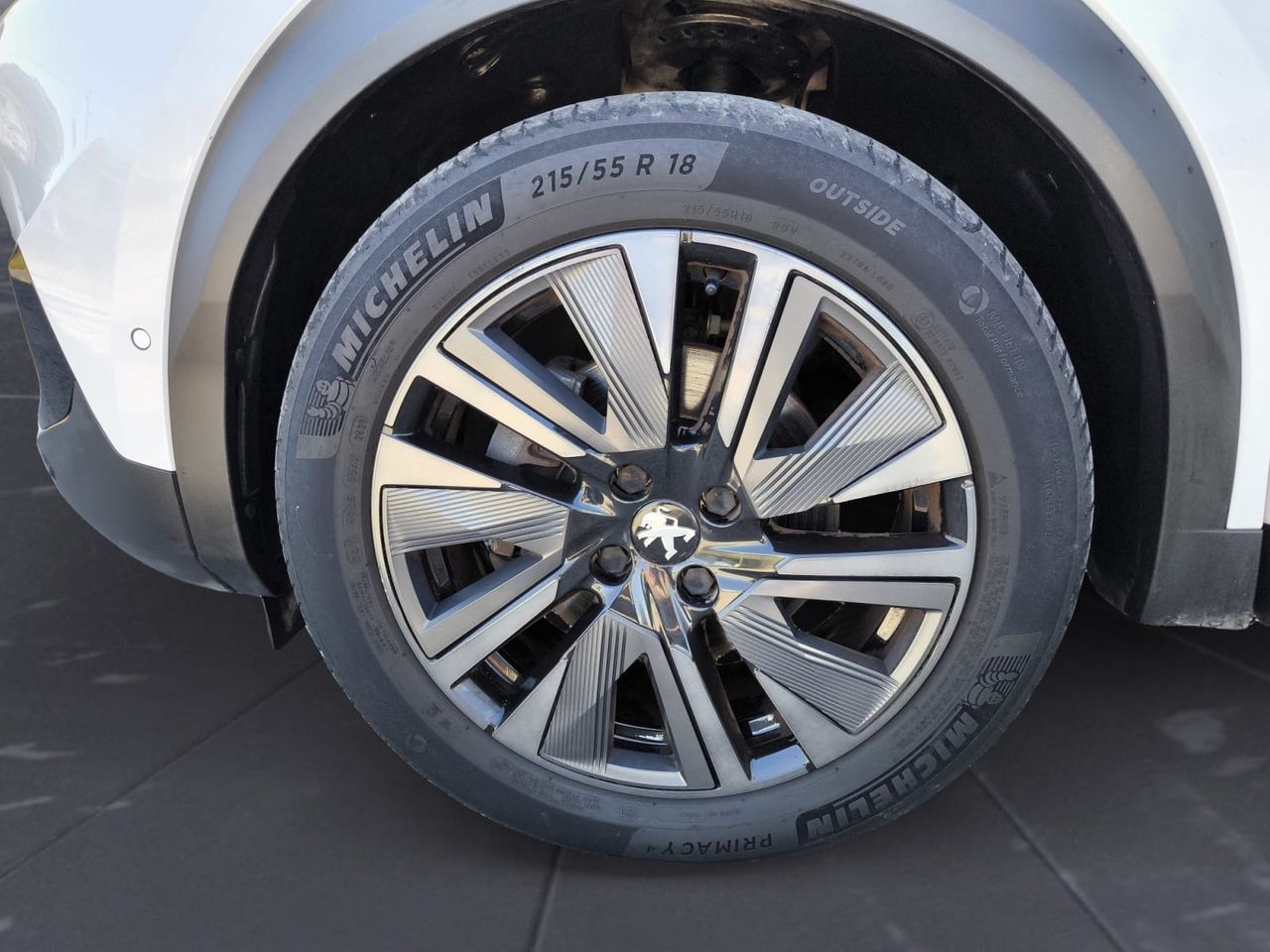 Peugeot e-2008 GT ELECTRICO 136 CV  - Foto 2