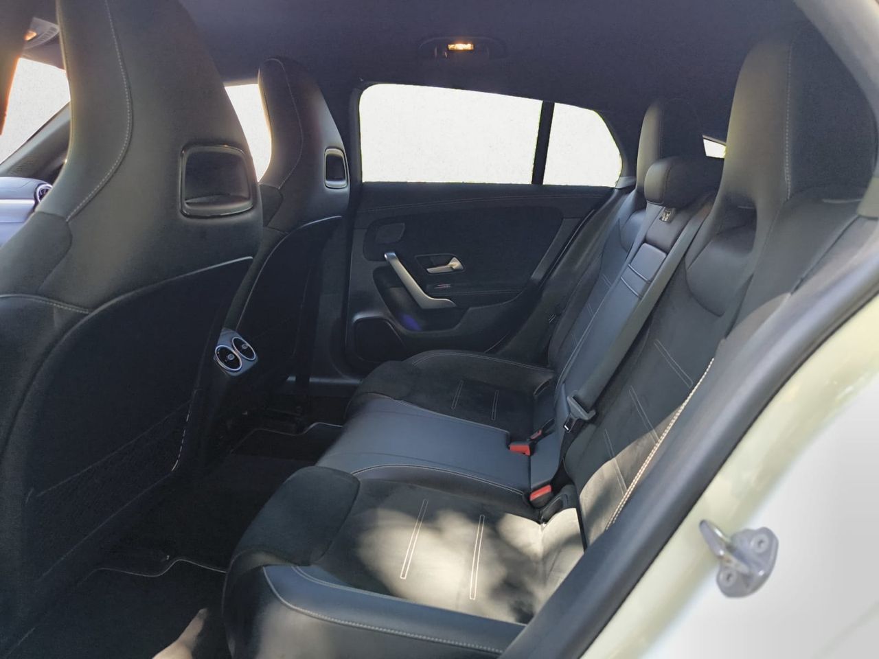 Mercedes CLA 200 D DCT SHOOTING BRAKE  - Foto 2