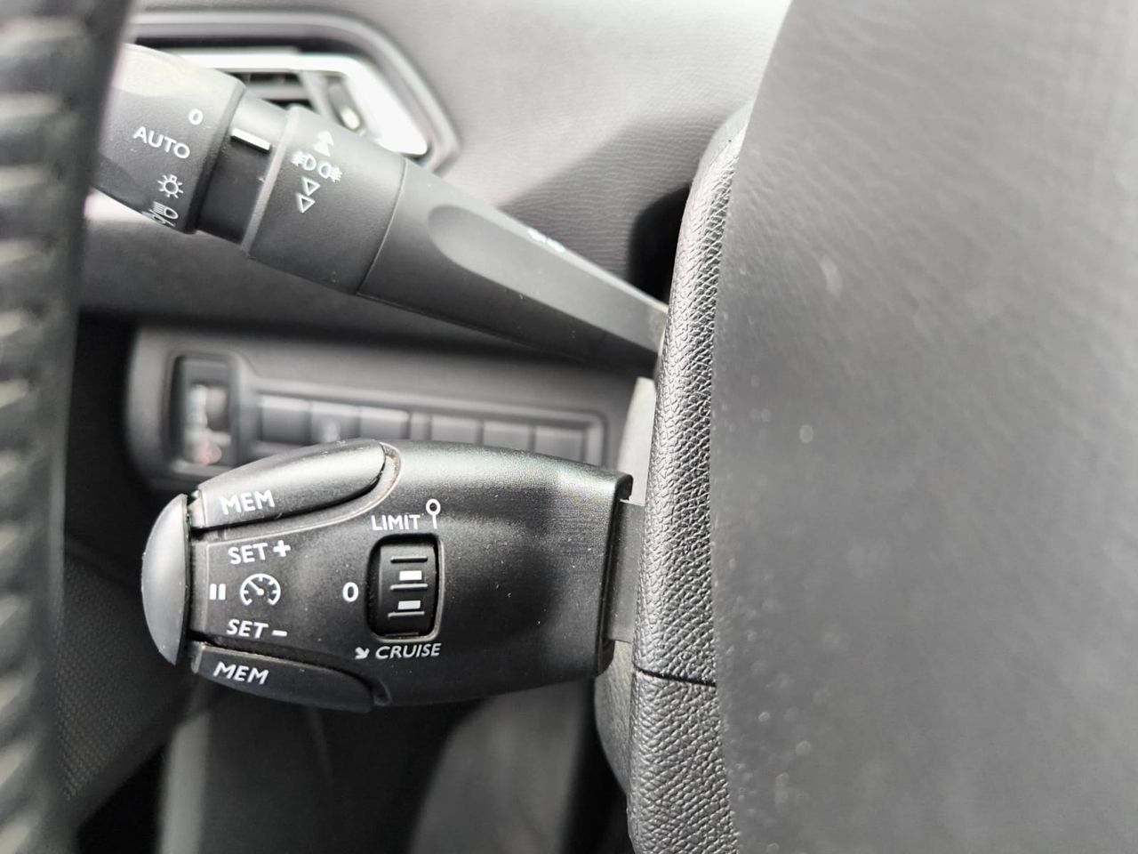 Peugeot 308 ACTIVE PACK BLUE HDI 100 CV  - Foto 2