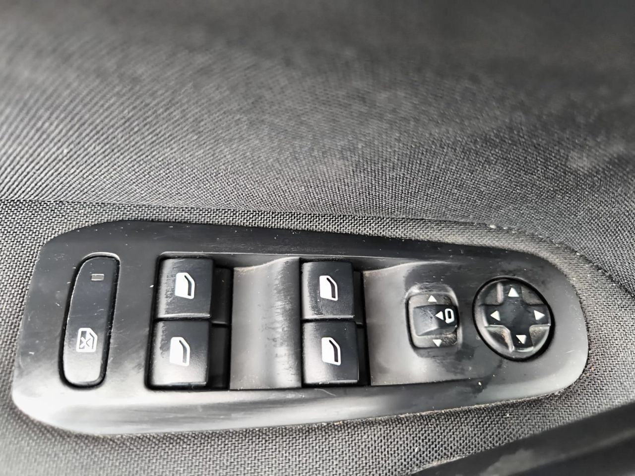 Peugeot 308 ACTIVE PACK BLUE HDI 100 CV  - Foto 2