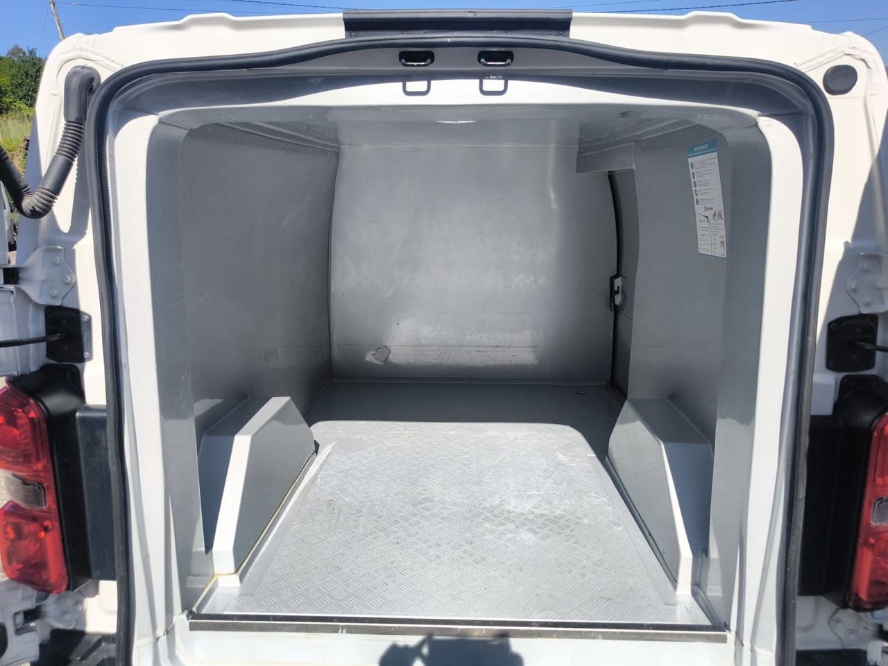 Peugeot Expert FG ISOTERMO PRO BLUE 2.0 HDI  120 CV STANDARD  - Foto 2