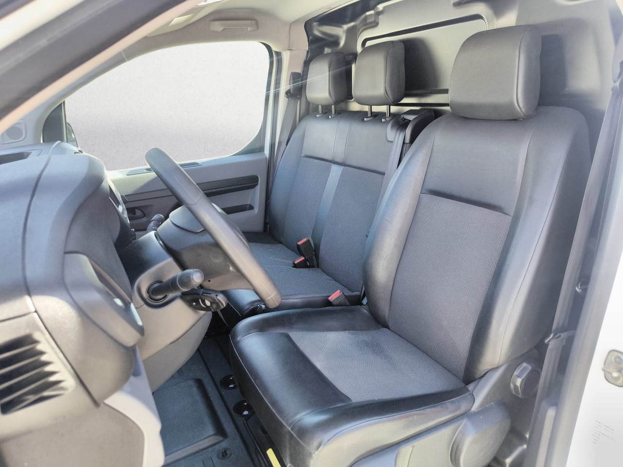 Peugeot Expert FG ISOTERMO PRO BLUE 2.0 HDI  120 CV STANDARD  - Foto 2