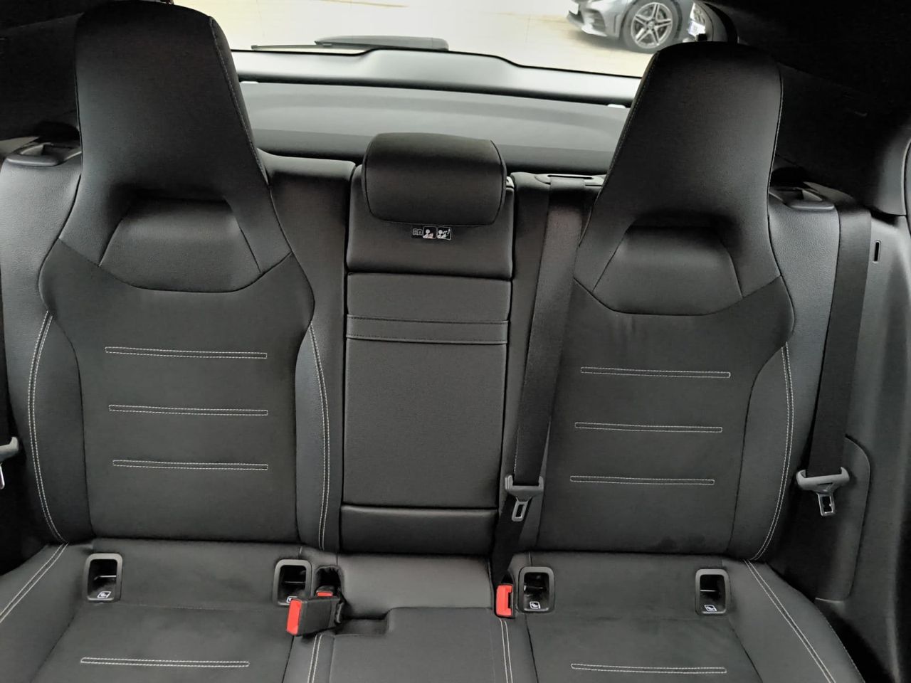 Mercedes Clase A 200 D AMG LINE + PAQUETE PREMIUM+ SMARTPHONE  - Foto 2