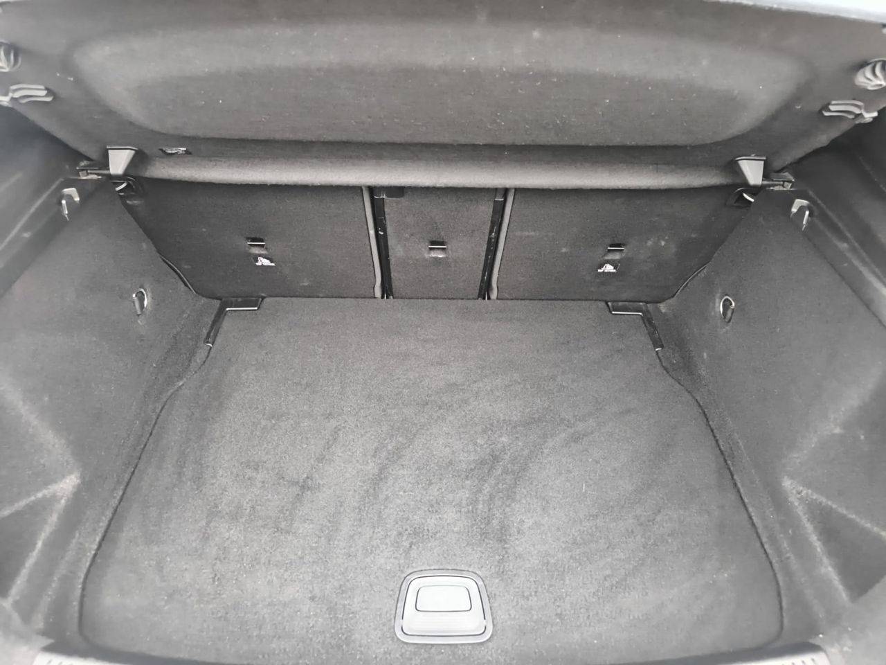 Mercedes Clase A 200 D AMG LINE + PAQUETE PREMIUM+ SMARTPHONE  - Foto 2