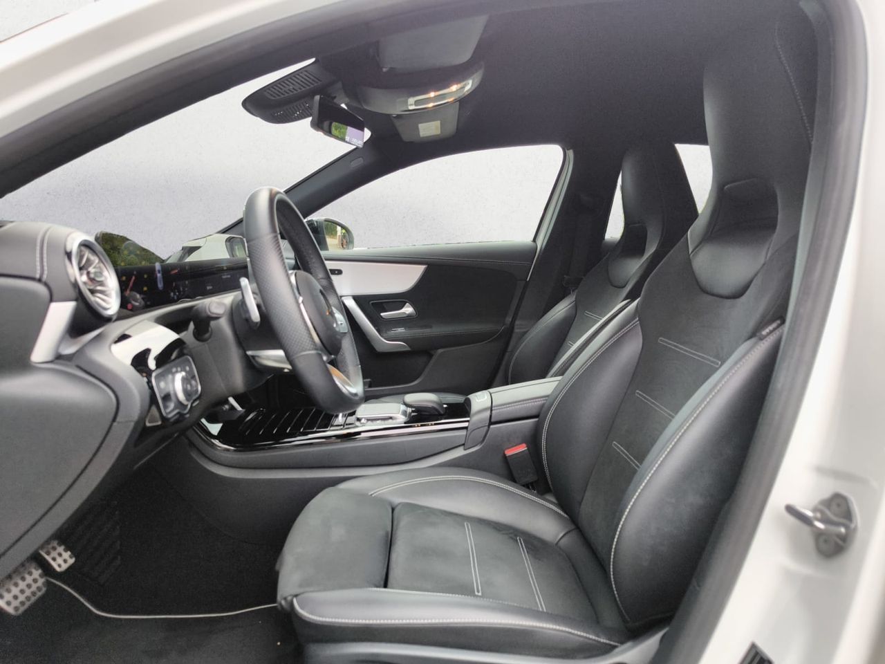 Mercedes Clase A 200 D AMG LINE + PAQUETE PREMIUM+ SMARTPHONE  - Foto 2