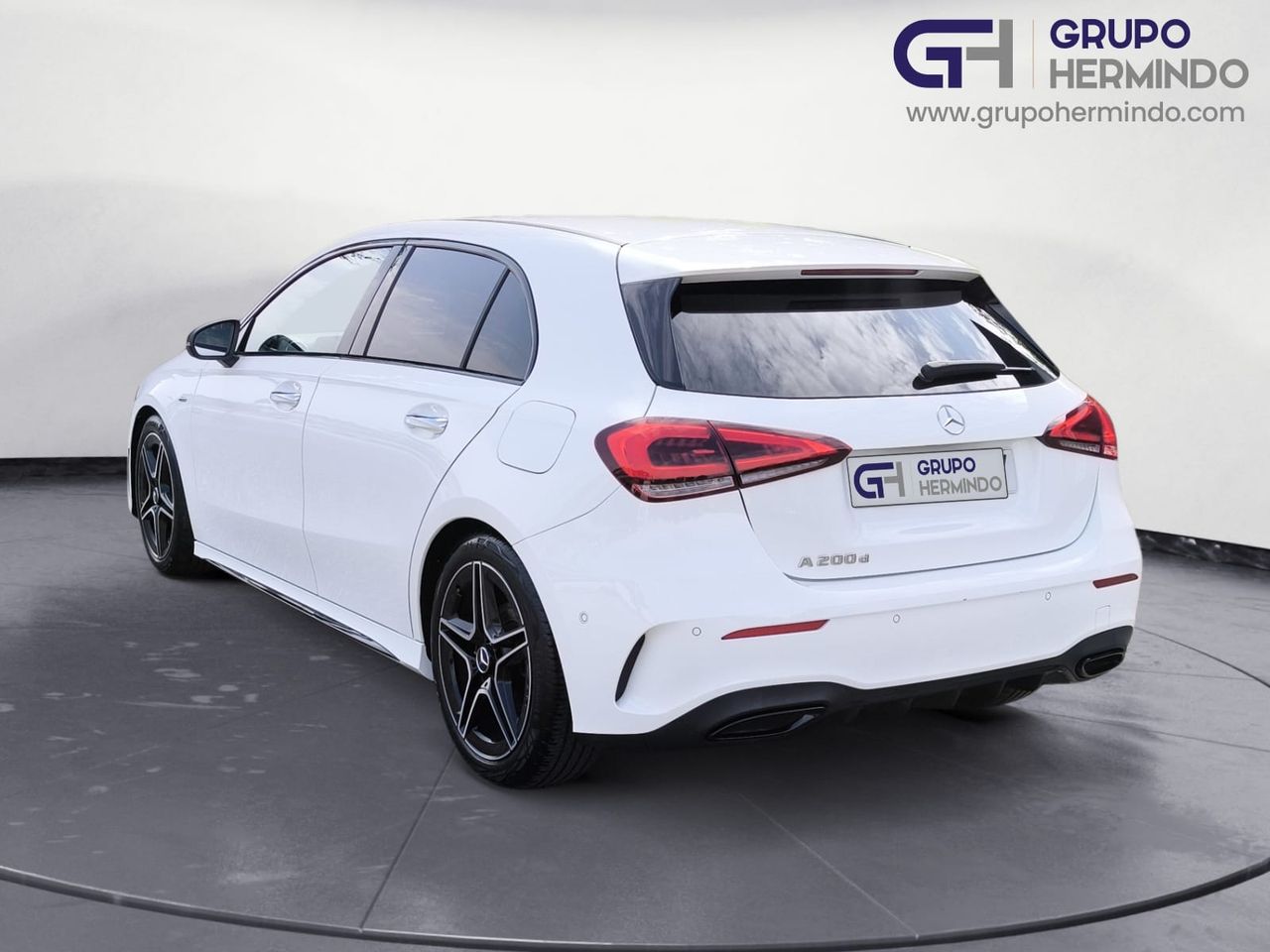 Mercedes Clase A 200 D AMG LINE + PAQUETE PREMIUM+ SMARTPHONE  - Foto 2