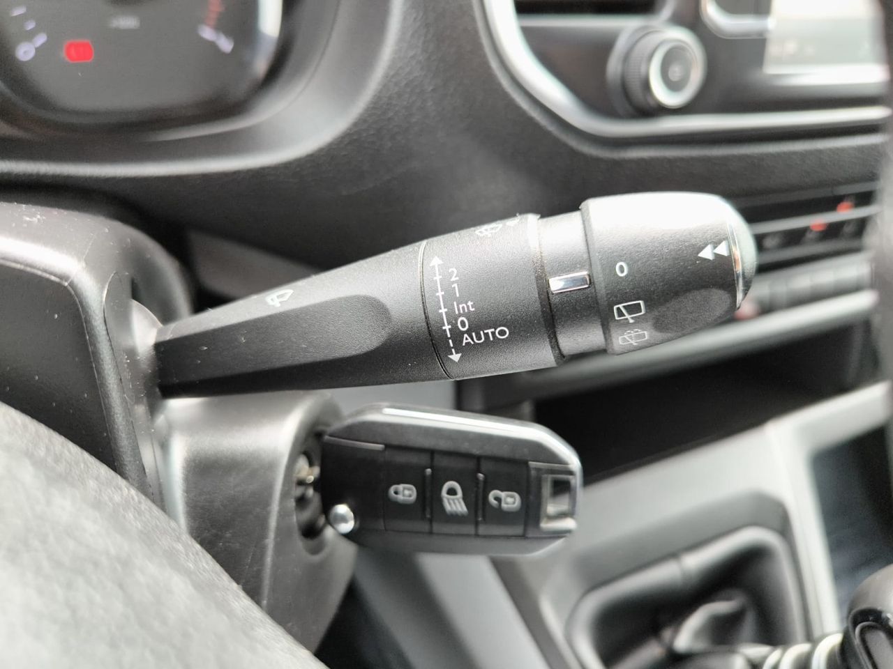 Peugeot Expert COMBI BLUE HDI 120 CV LONG 8 PLAZAS  - Foto 2