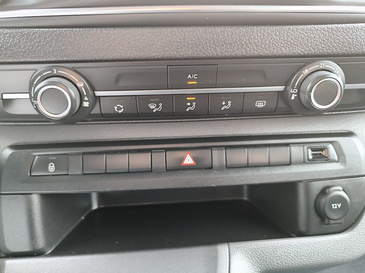 Peugeot Expert COMBI BLUE HDI 120 CV LONG 8 PLAZAS  - Foto 2