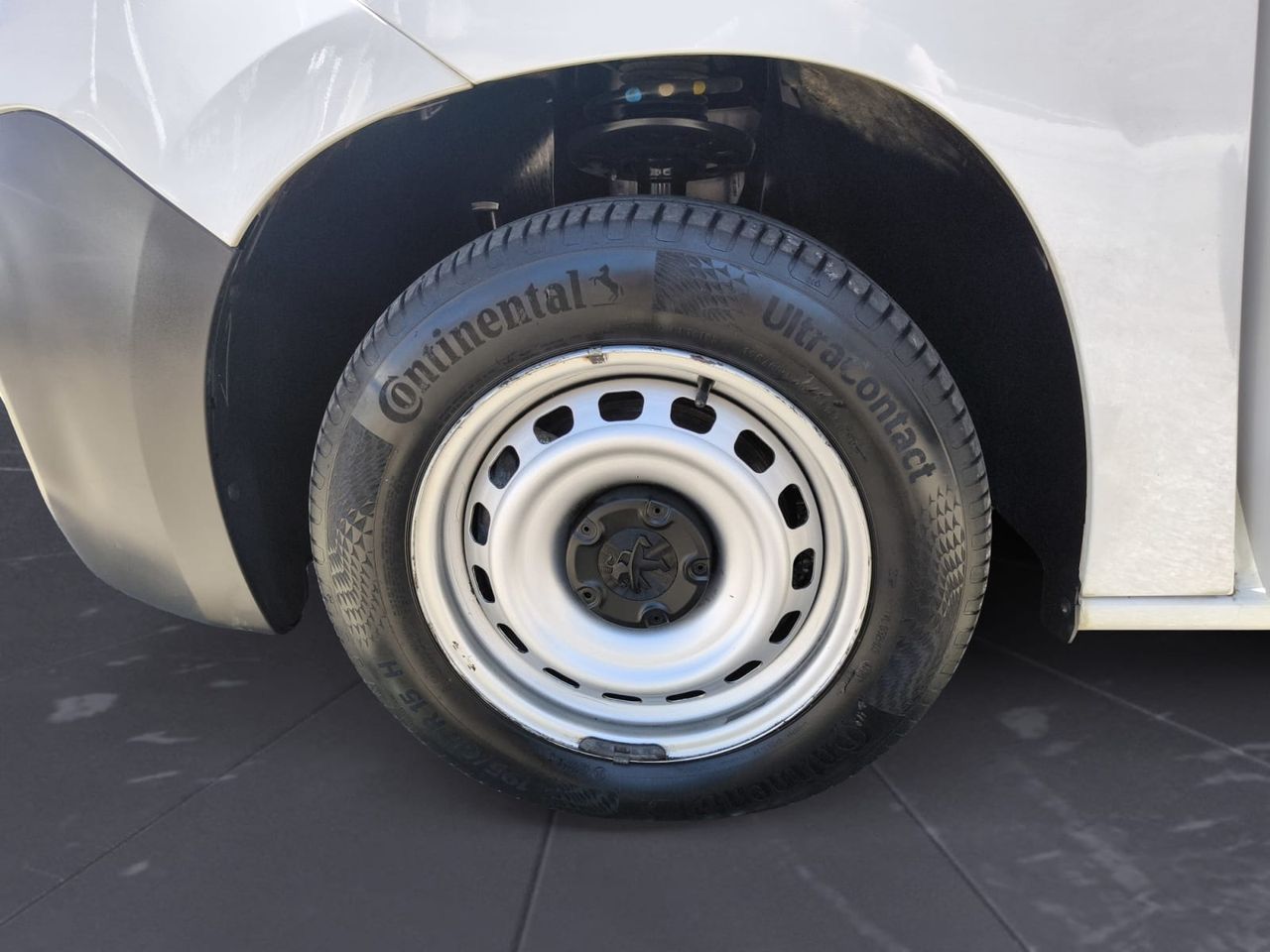 Peugeot Partner FG PRO STANDARD 600 KG BLUE HDI 75 CV  - Foto 2