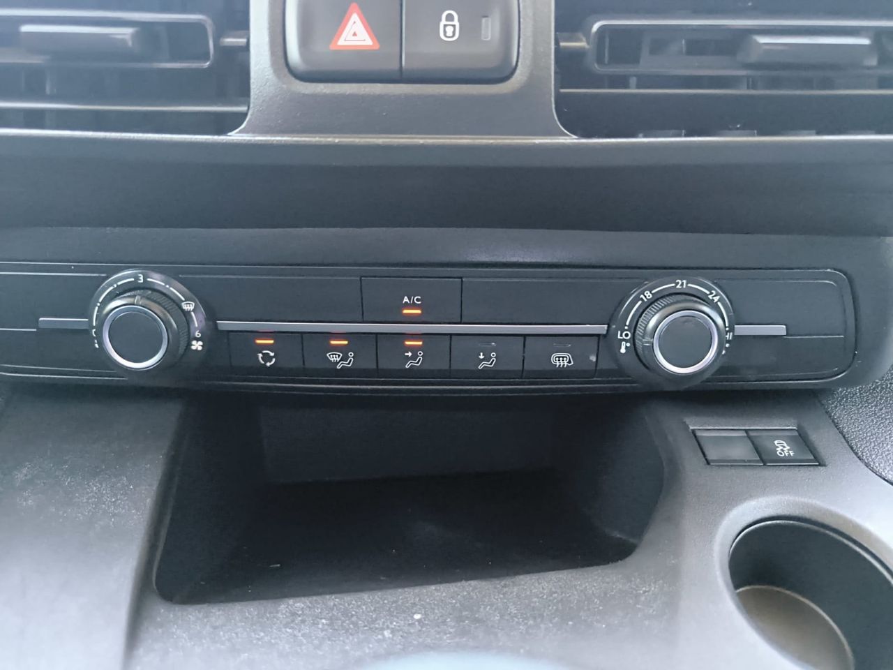 Peugeot Partner FG PRO STANDARD 600 KG BLUE HDI 75 CV  - Foto 2