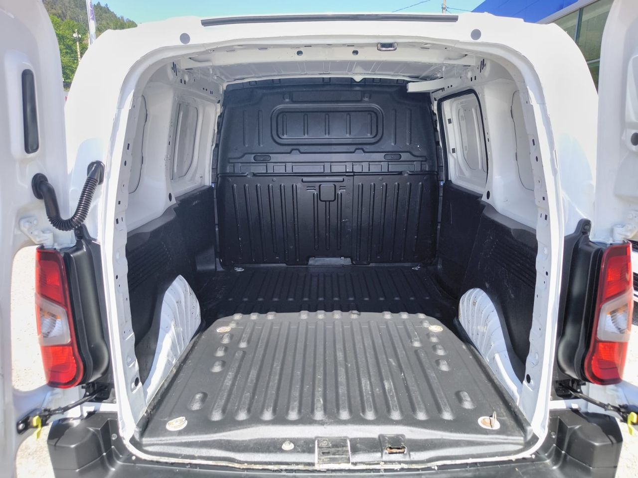 Peugeot Partner FG PRO STANDARD 600 KG BLUE HDI 75 CV  - Foto 2