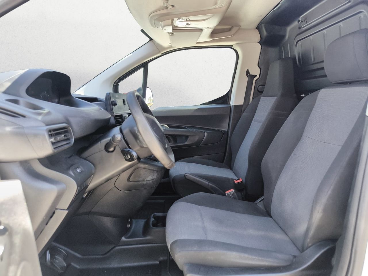 Peugeot Partner FG PRO STANDARD 600 KG BLUE HDI 75 CV  - Foto 2