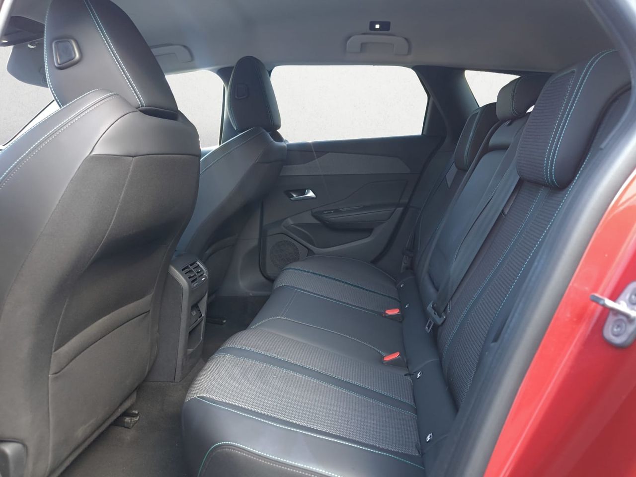 Peugeot 308 SW ALLURE BLUE HDI 130 CV  EAT8  - Foto 2