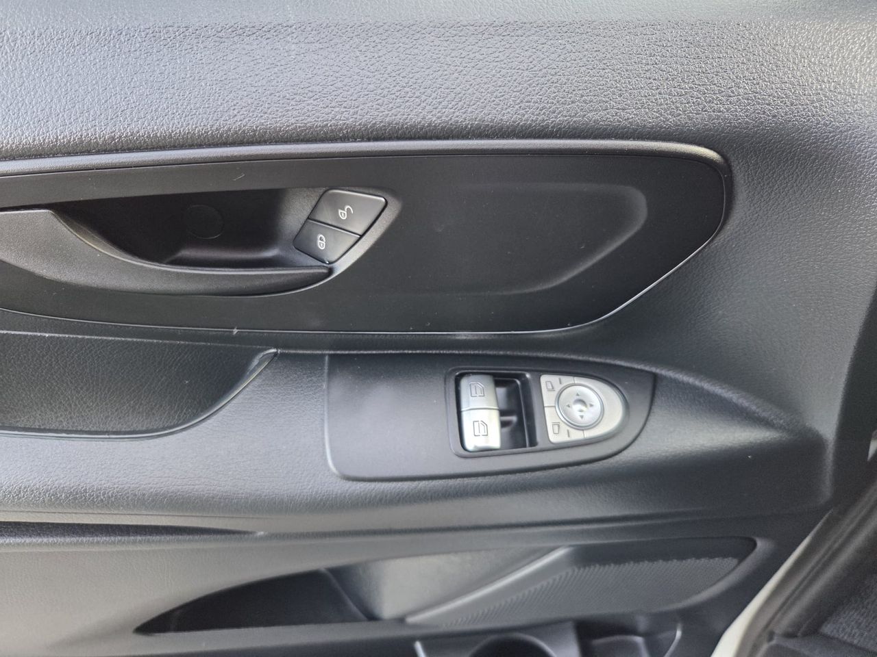 Mercedes Vito TOURER 114 CDI COMPACTA 2.0 135 CV AT9 E6dT  - Foto 2