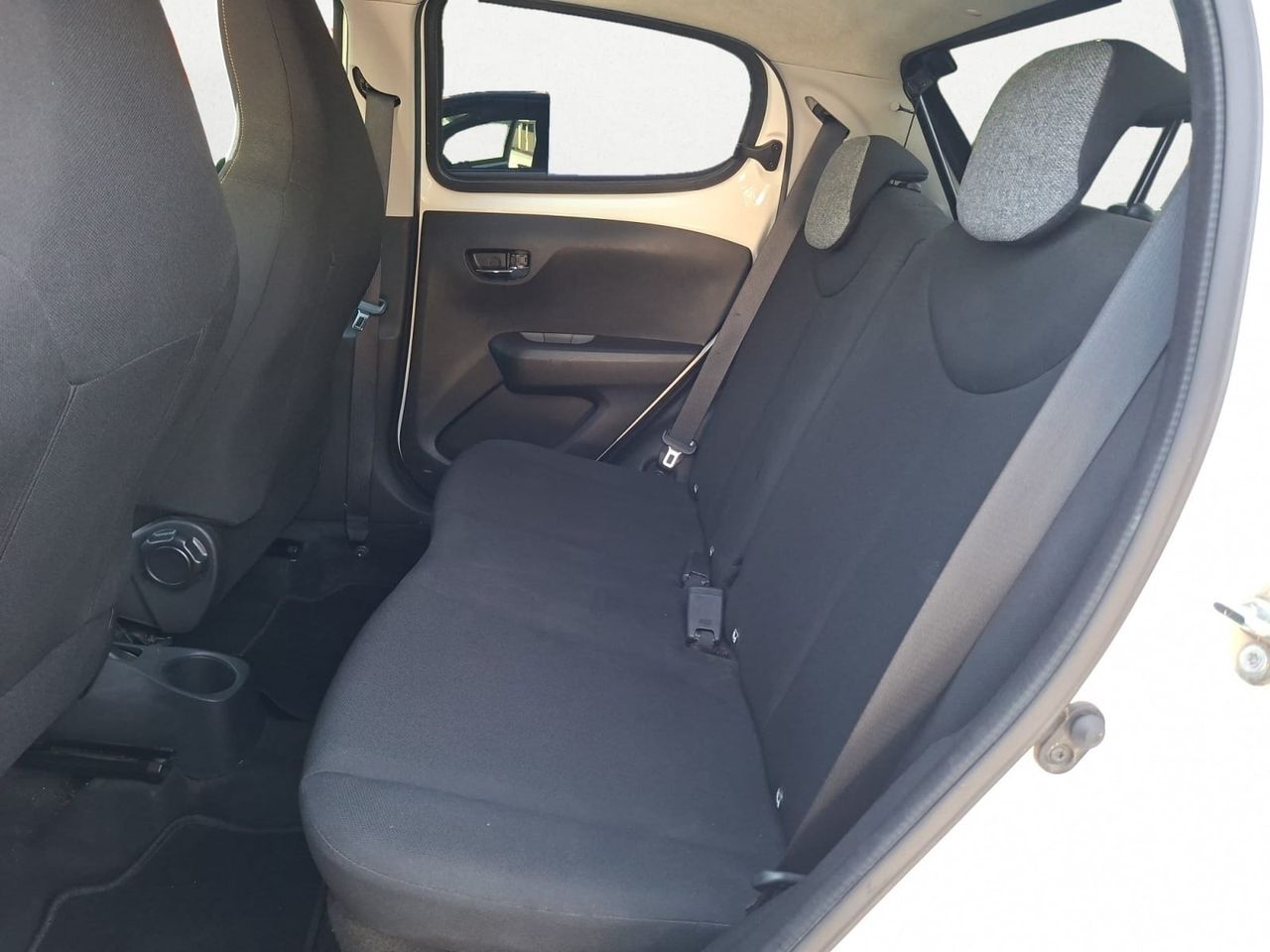 Citroën C1 VTI 72 S&S 5 PUERTAS ORIGINS  - Foto 2