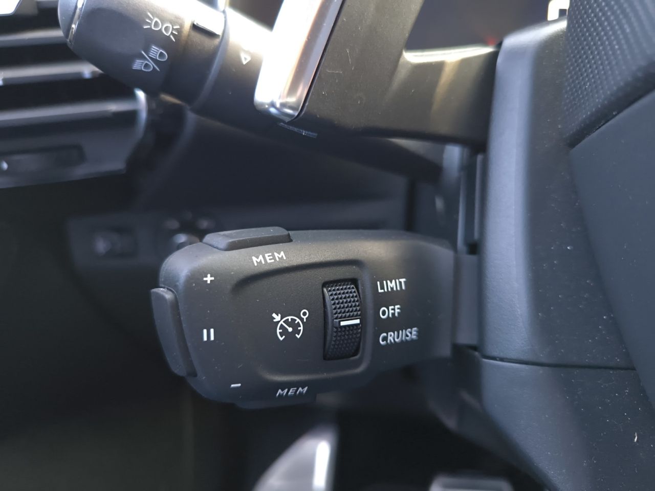 DS DS 7 CROSSBACK BLUE HDI 180 CV AUT PERFORMANCE LINE  - Foto 2