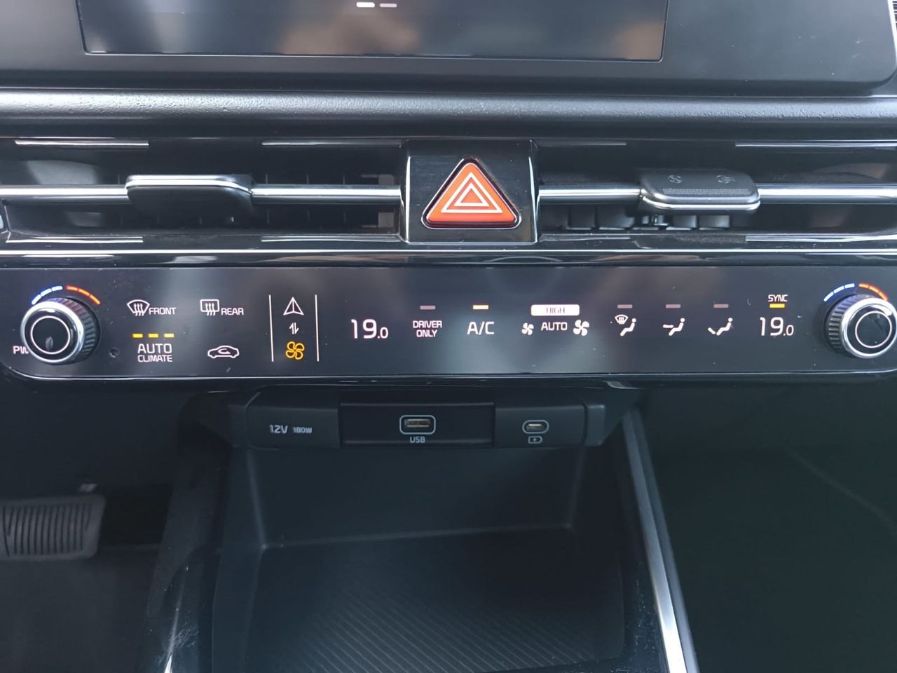 Kia Niro 1.6 GDI HEV 141 CV CONCEPT  - Foto 2