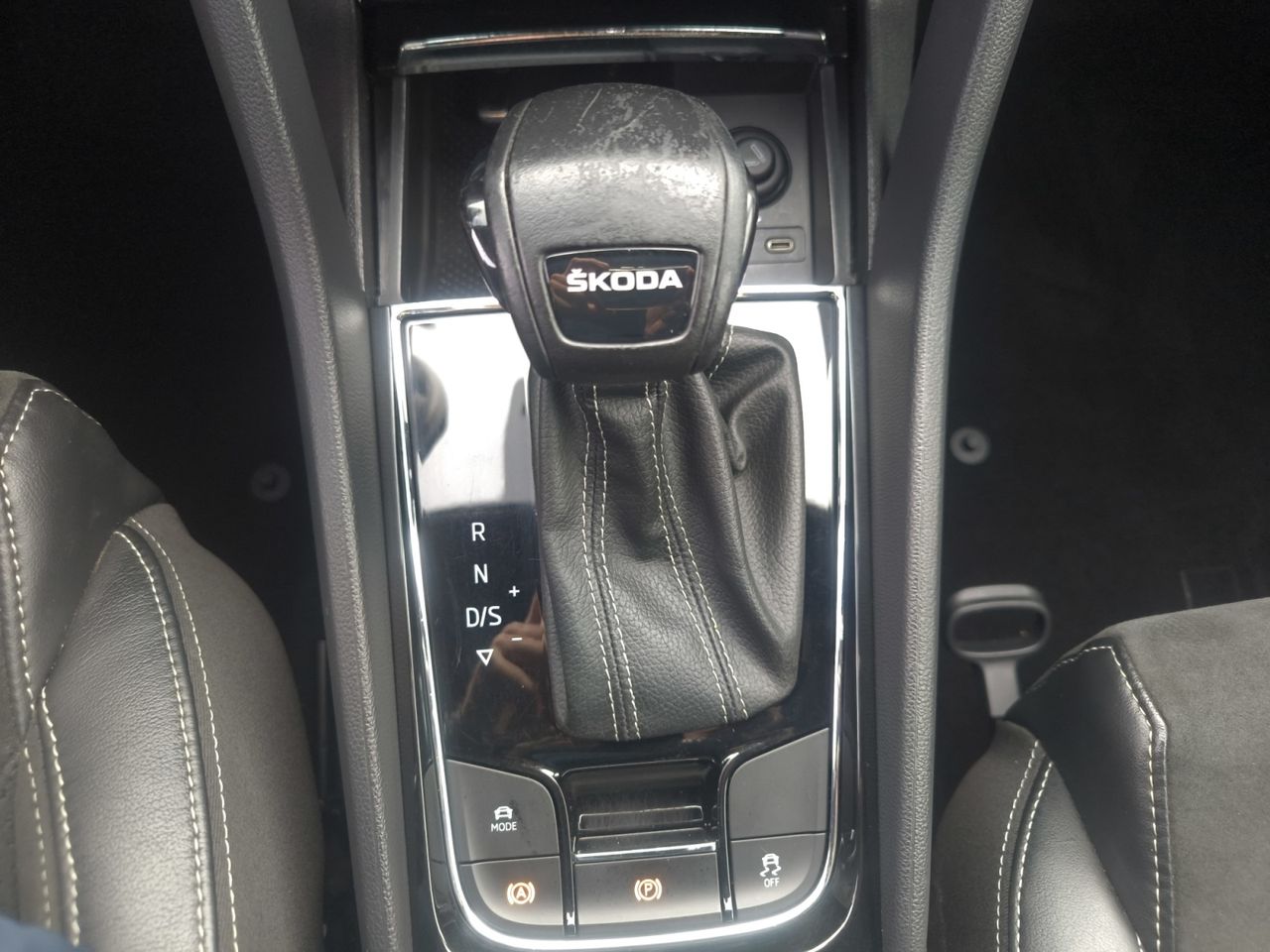 Skoda Kodiaq 2.0 TDI 150 CV DSG 4X2 SPORTLINE + PACK CONFORT 7 PLAZAS  - Foto 2