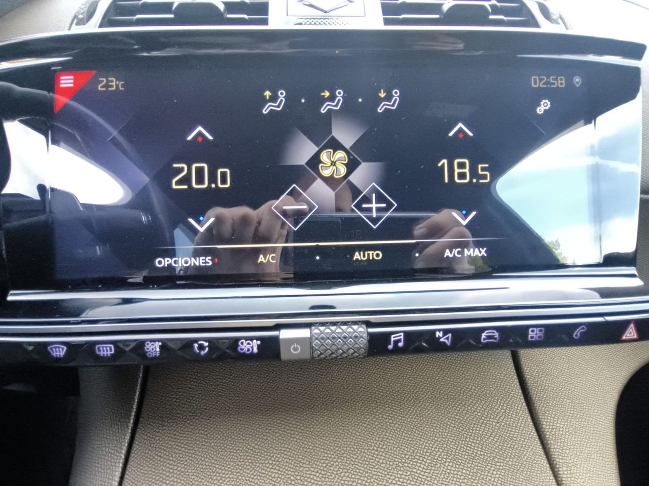 DS DS 7 CROSSBACK BLUE HDI 130 AUT SO CHIC  - Foto 2