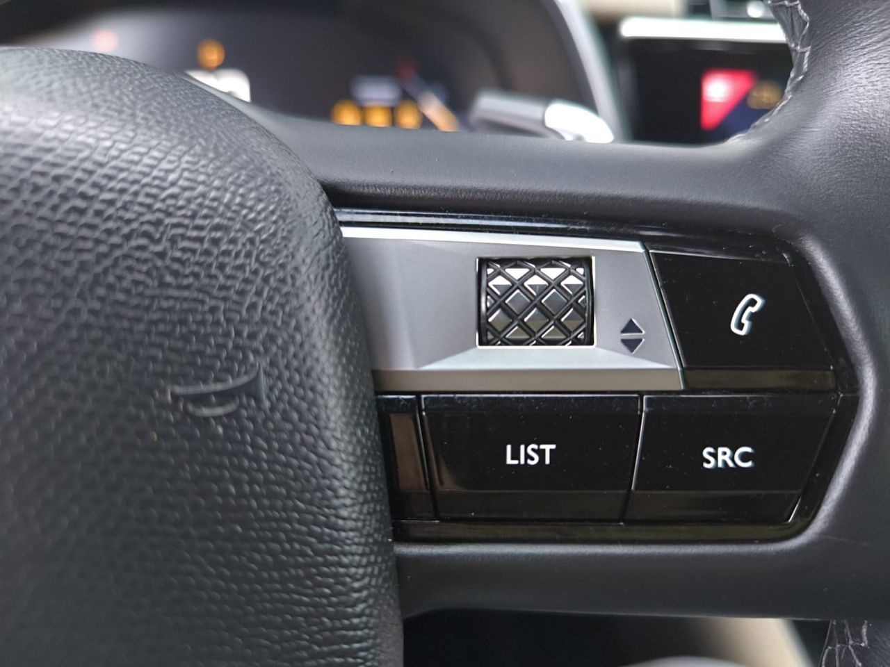 DS DS 7 CROSSBACK BLUE HDI 130 AUT SO CHIC  - Foto 2