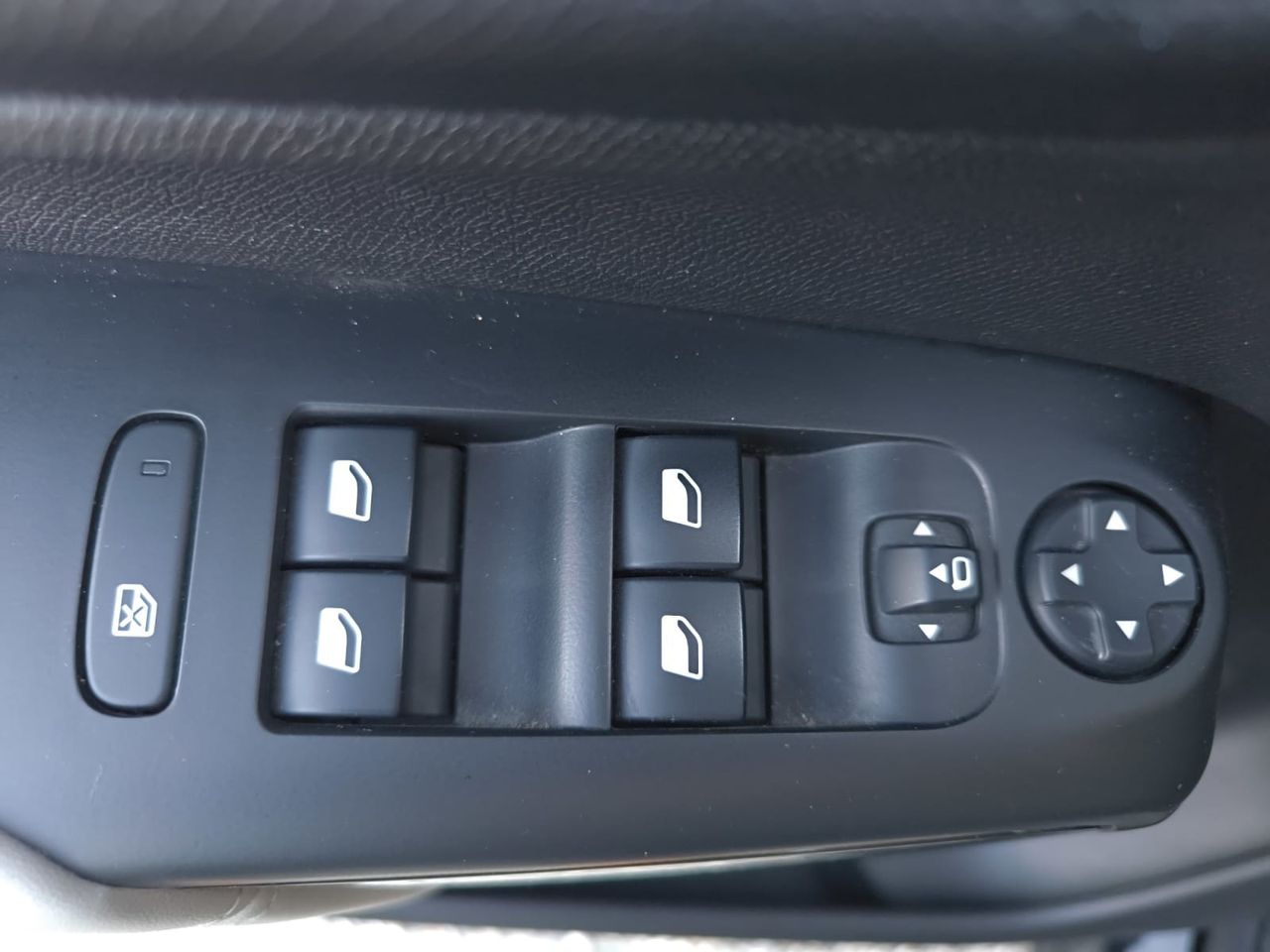 Citroën C5 Aircross HYBRID 225 e-EAT8 SHINE  - Foto 2